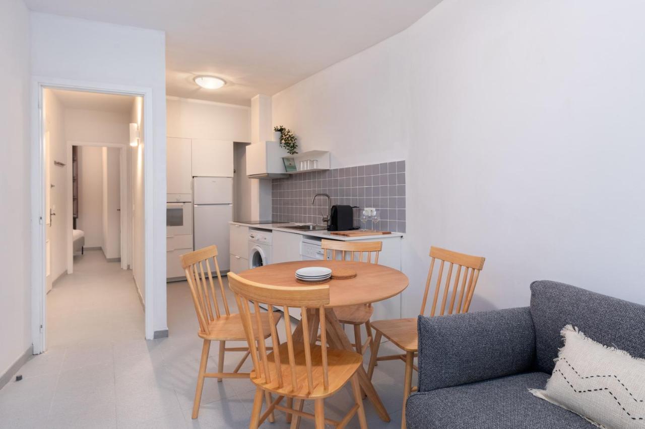 Flateli Cort Reial 10 Apartment Girona Bagian luar foto