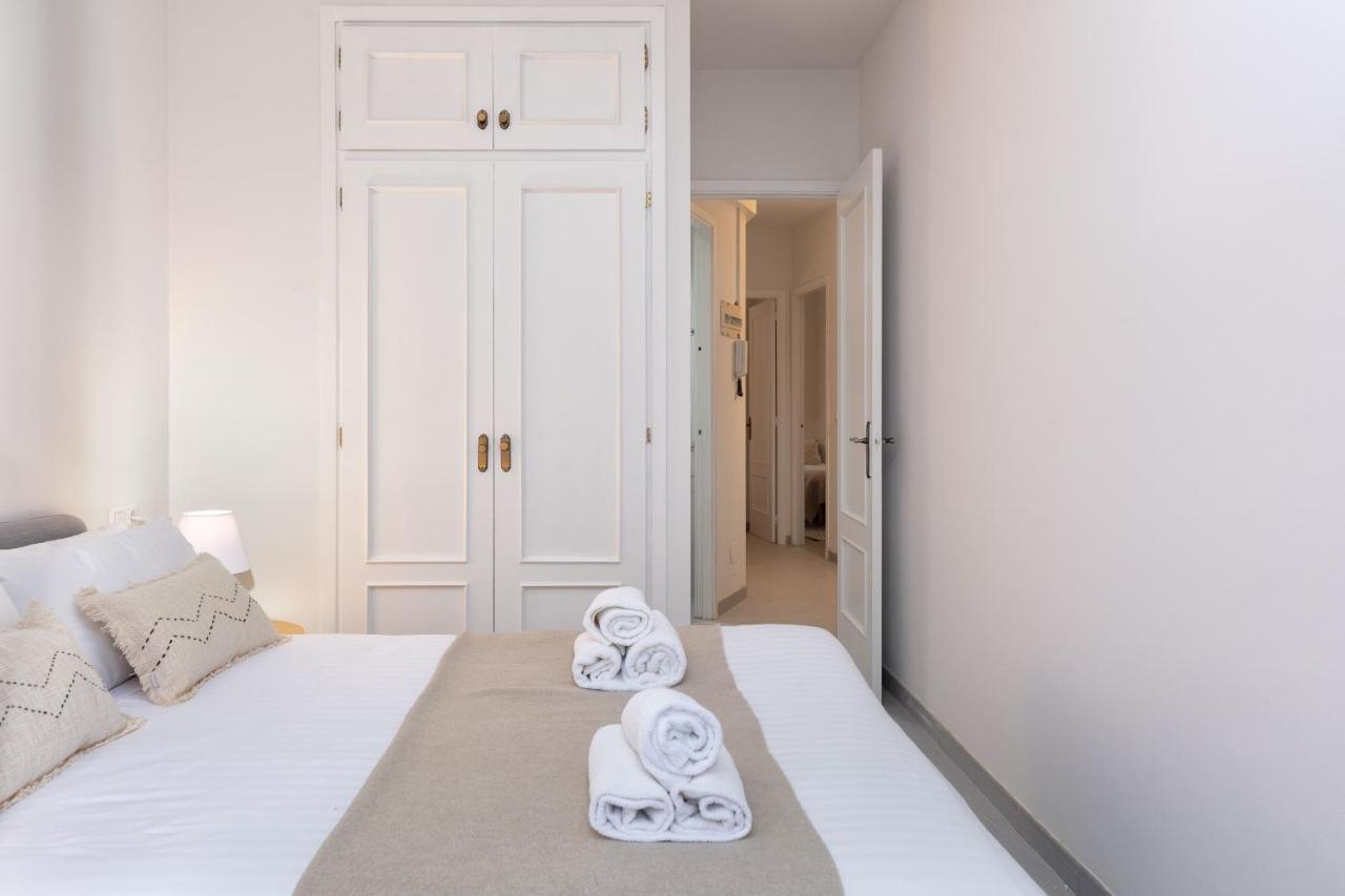 Flateli Cort Reial 10 Apartment Girona Bagian luar foto