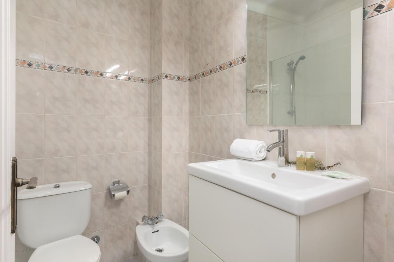 Flateli Cort Reial 10 Apartment Girona Bagian luar foto